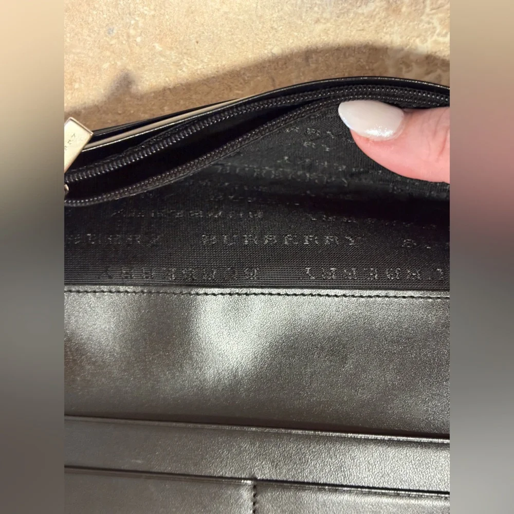 Burberry Authentic Nova Check Wallet - Picture 9 of 13